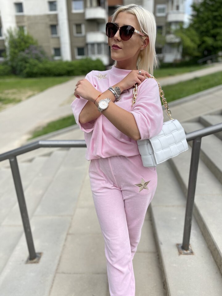 Veliūrinis laisvalaikio kostiumas "STAR"