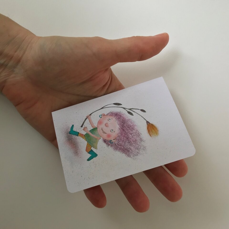Mažas dvigubas atvirukas „Bėgiotoja“ su spalvotu rankų darbo vokeliu